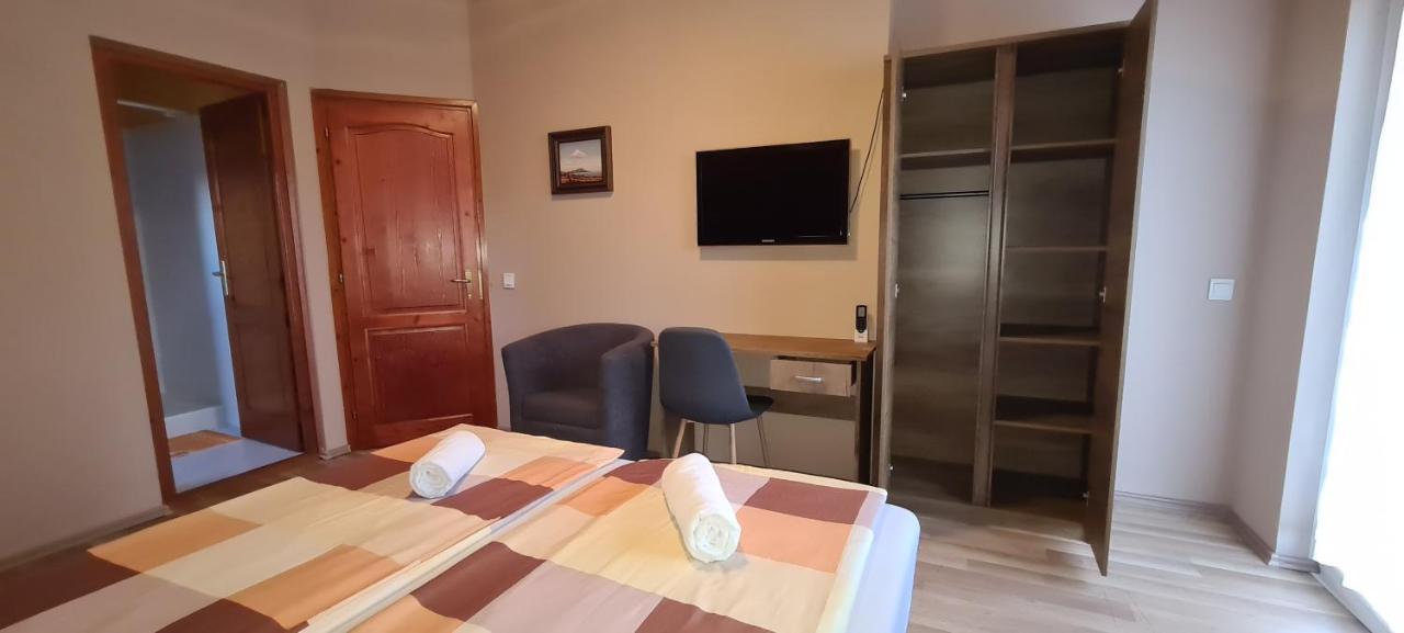 Hajas Familia Kiado Szobak Balatonmáriafürdő Екстериор снимка