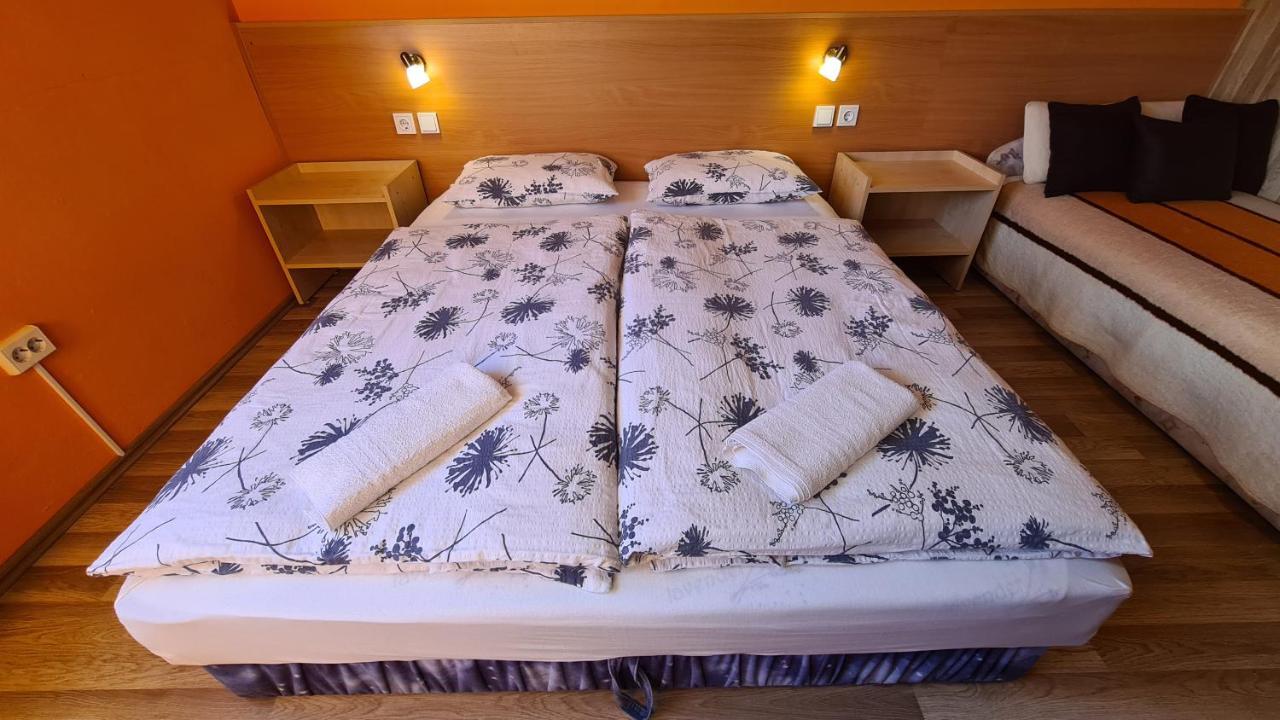 Hajas Familia Kiado Szobak Balatonmáriafürdő Екстериор снимка